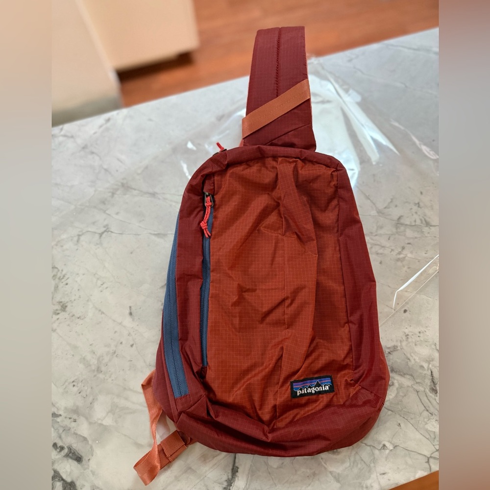 Patagonia ultralight black hole sling bag - Mangrove red